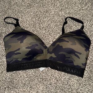 🌟SALE🌟 
PINK Wear Everywhere Camo Bra